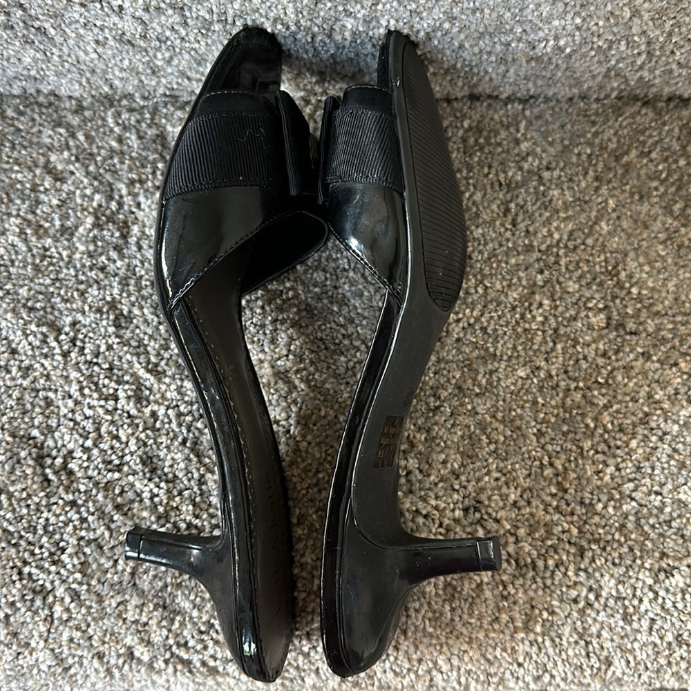 Kelly & Katie Black Mule Heels with Ribbon Bows - Picture 5 of 9